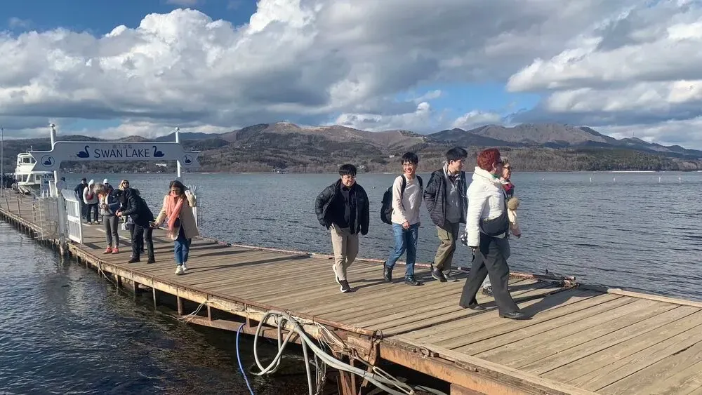 桟橋を渡る様子